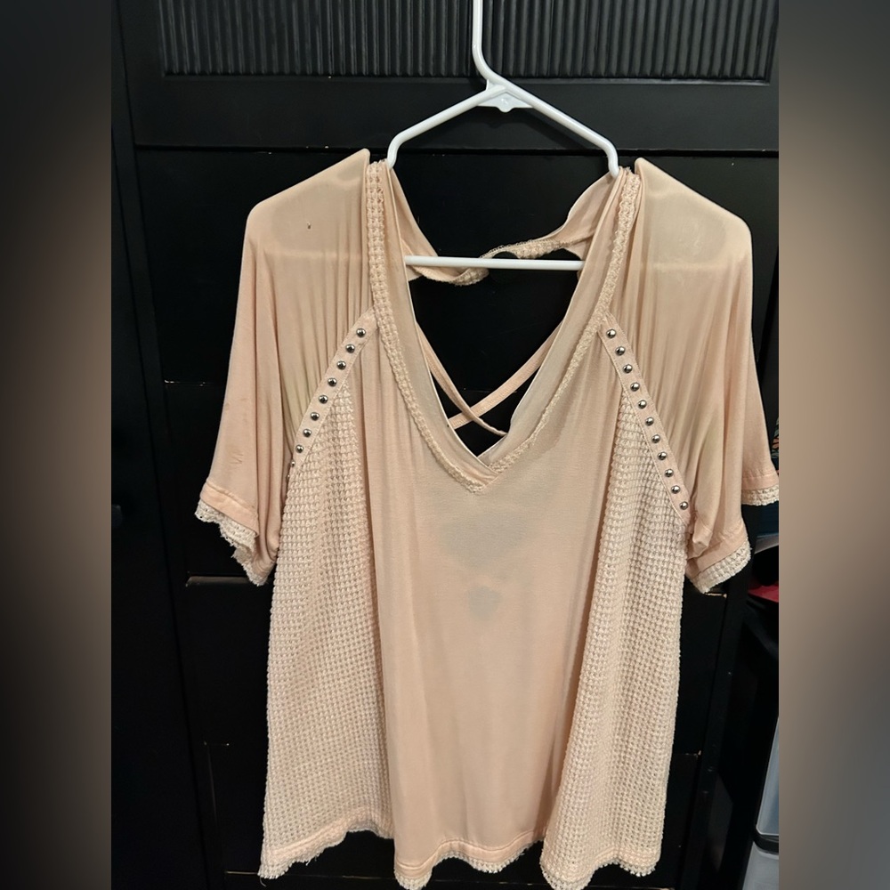 POL Cream/Peach Studded V-Neck Top - Size Medium